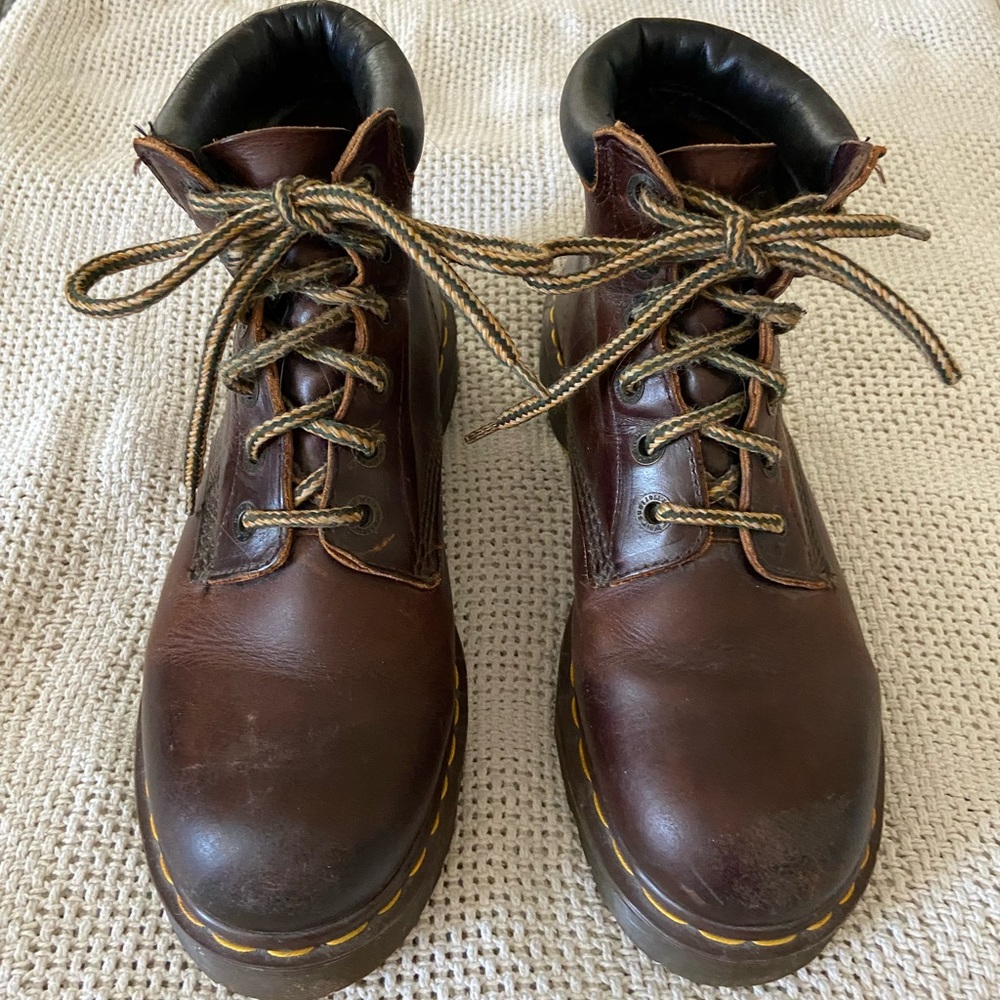 Dr Marten Men’s brown leather boot.